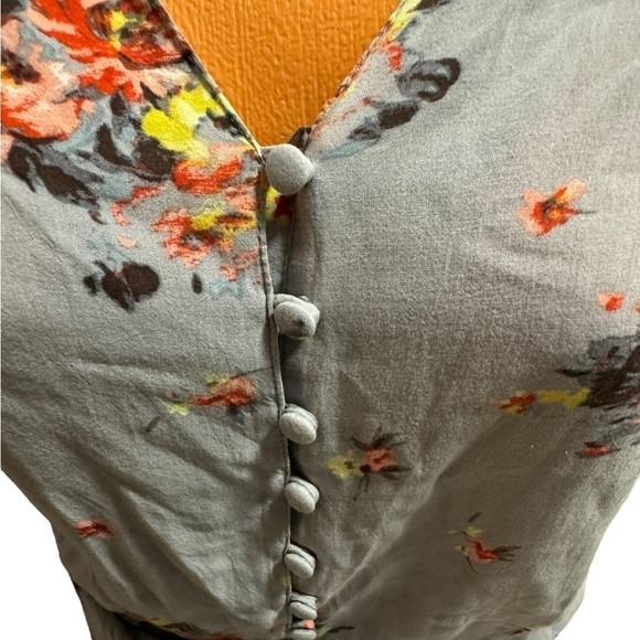 Torrid Women's Size 1 Blouse Gray Pink Yellow Floral Tab Sleeve Button Front - Picture 6 of 11